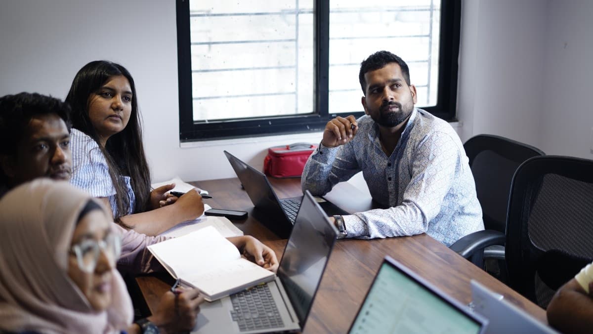 A business discussion with the Cubiccode team